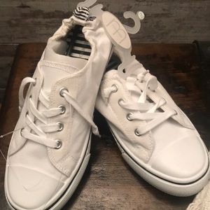 Slip-On White Tennis Shoe Size 7 1/2